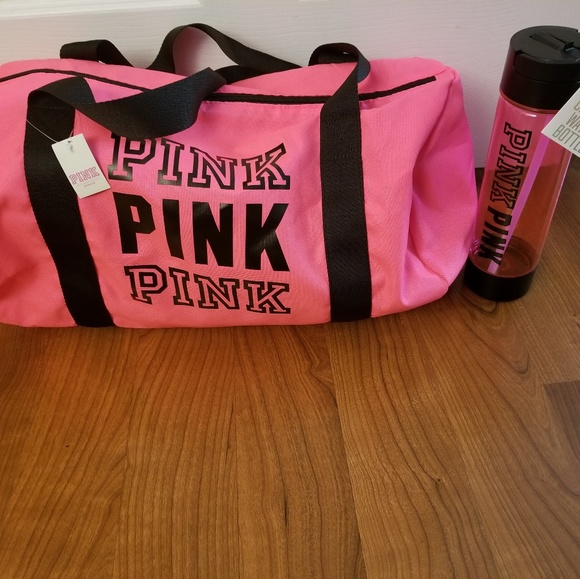 Brand New Pink Vs duffle bag & water bottle - Picture 4 of 4
